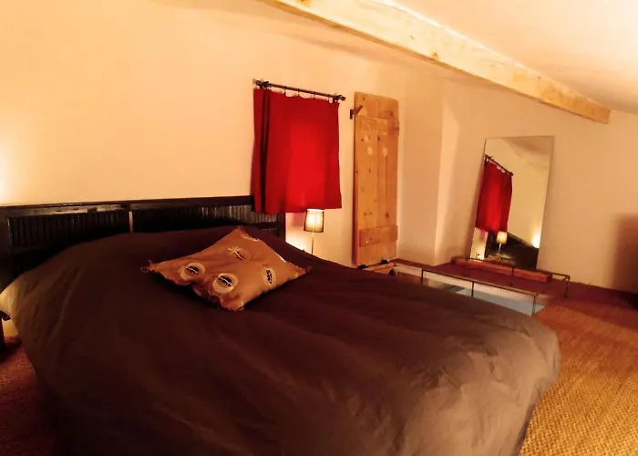 Apartment Maisonnette Avec Acces Piscine Simiane-la-Rotonde